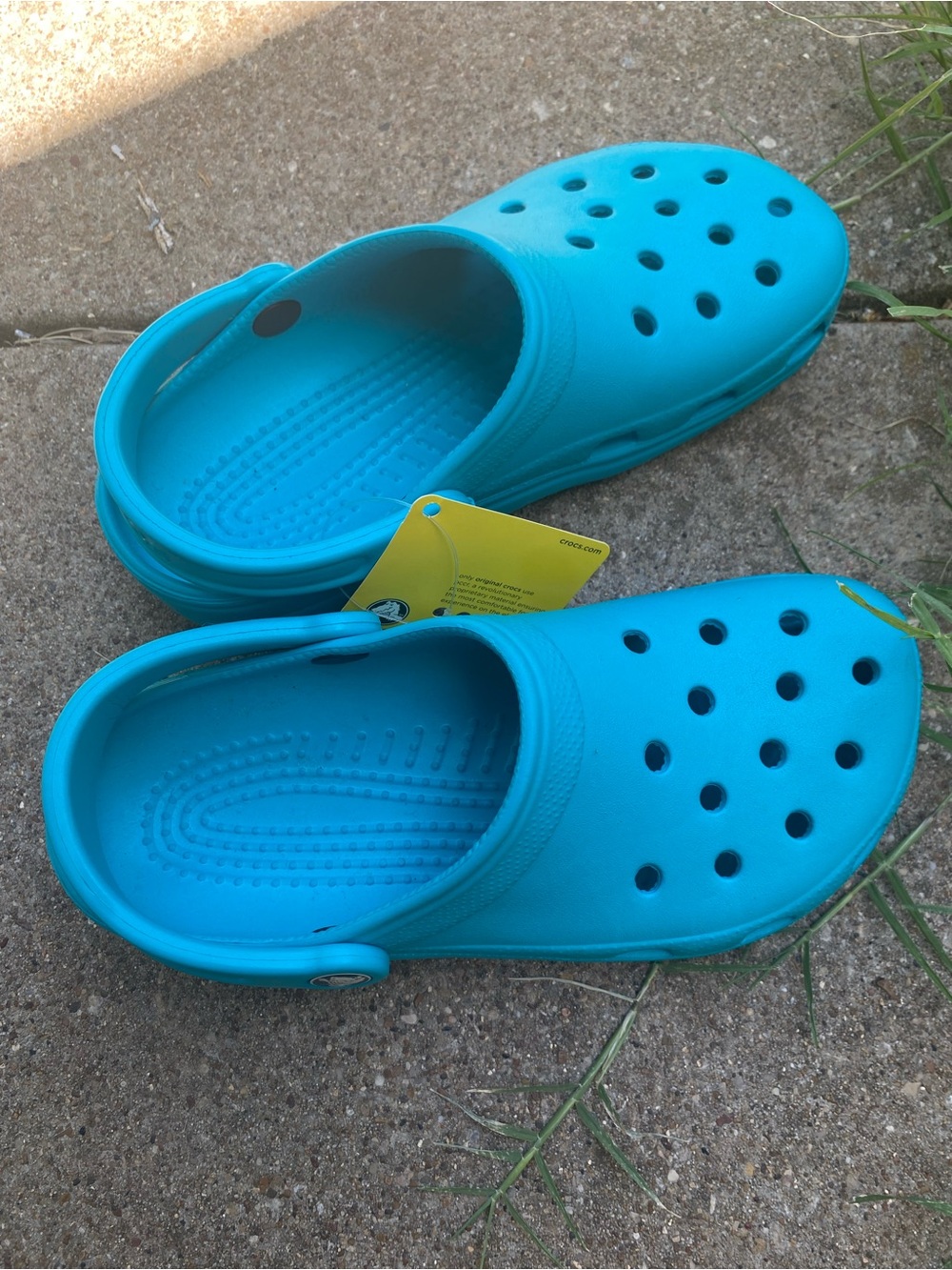 CROCS Classic Clog in Bright Teal - Picture 7 of 7